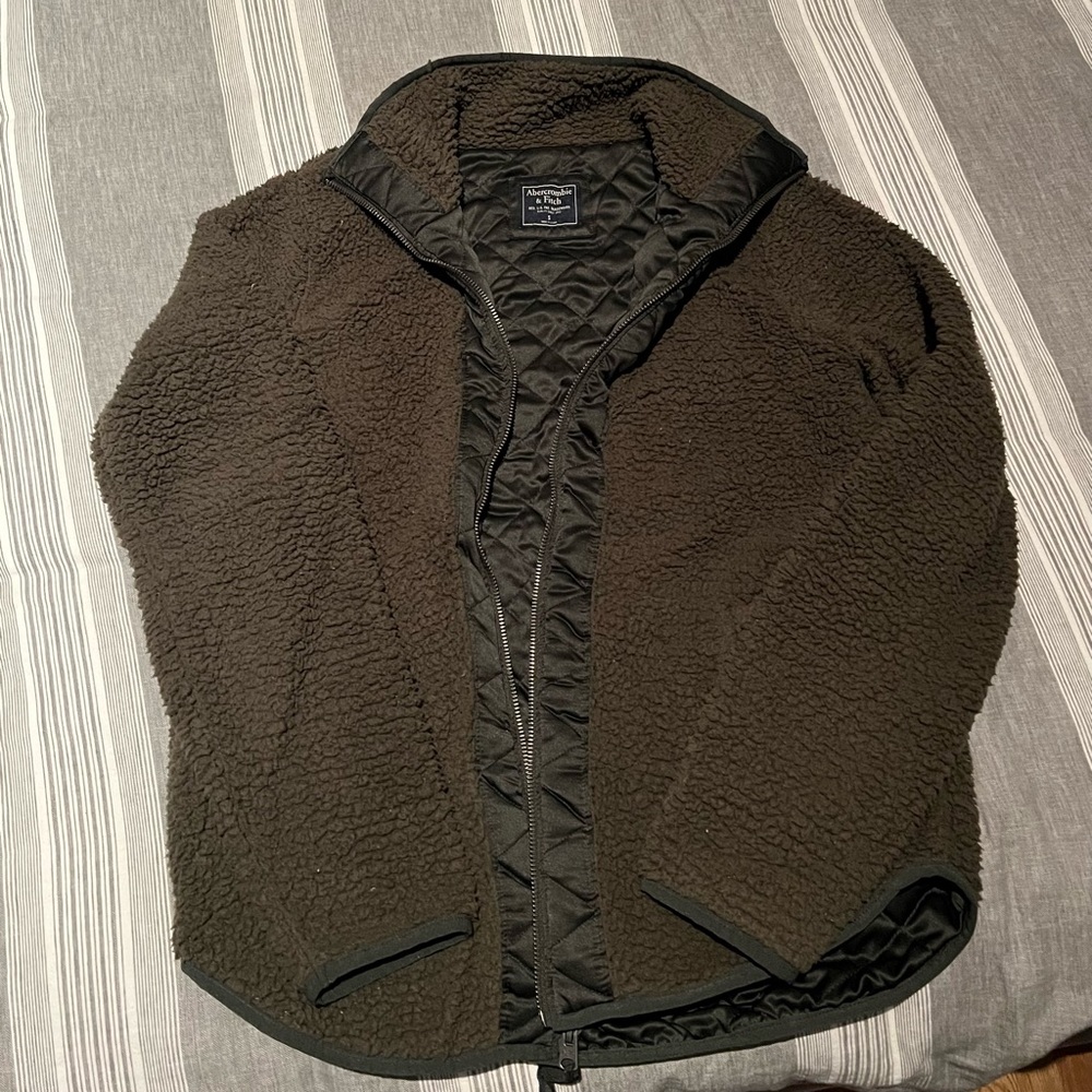 A&F Sherpa jacket $25 dark green Size S
